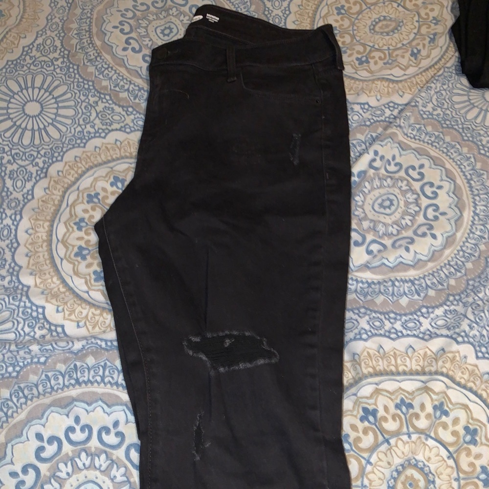 Ripped black jeans